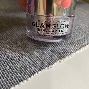 Glam glow illuminating moisturizer